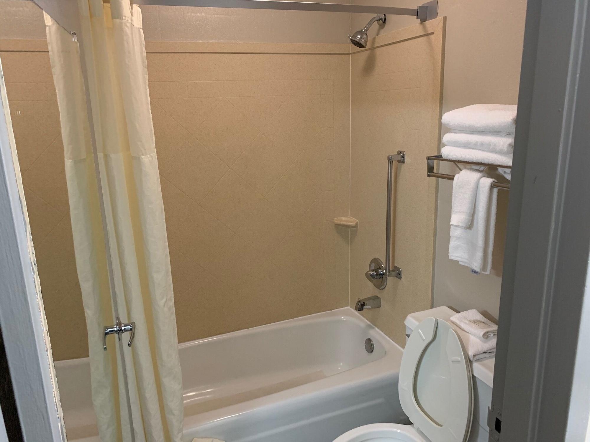 Quality Inn Newport Eksteriør billede