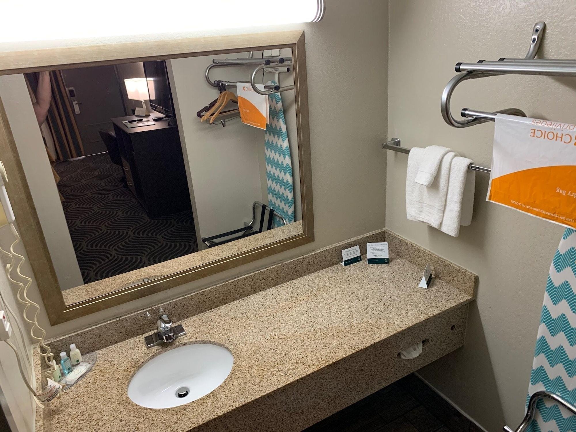Quality Inn Newport Eksteriør billede