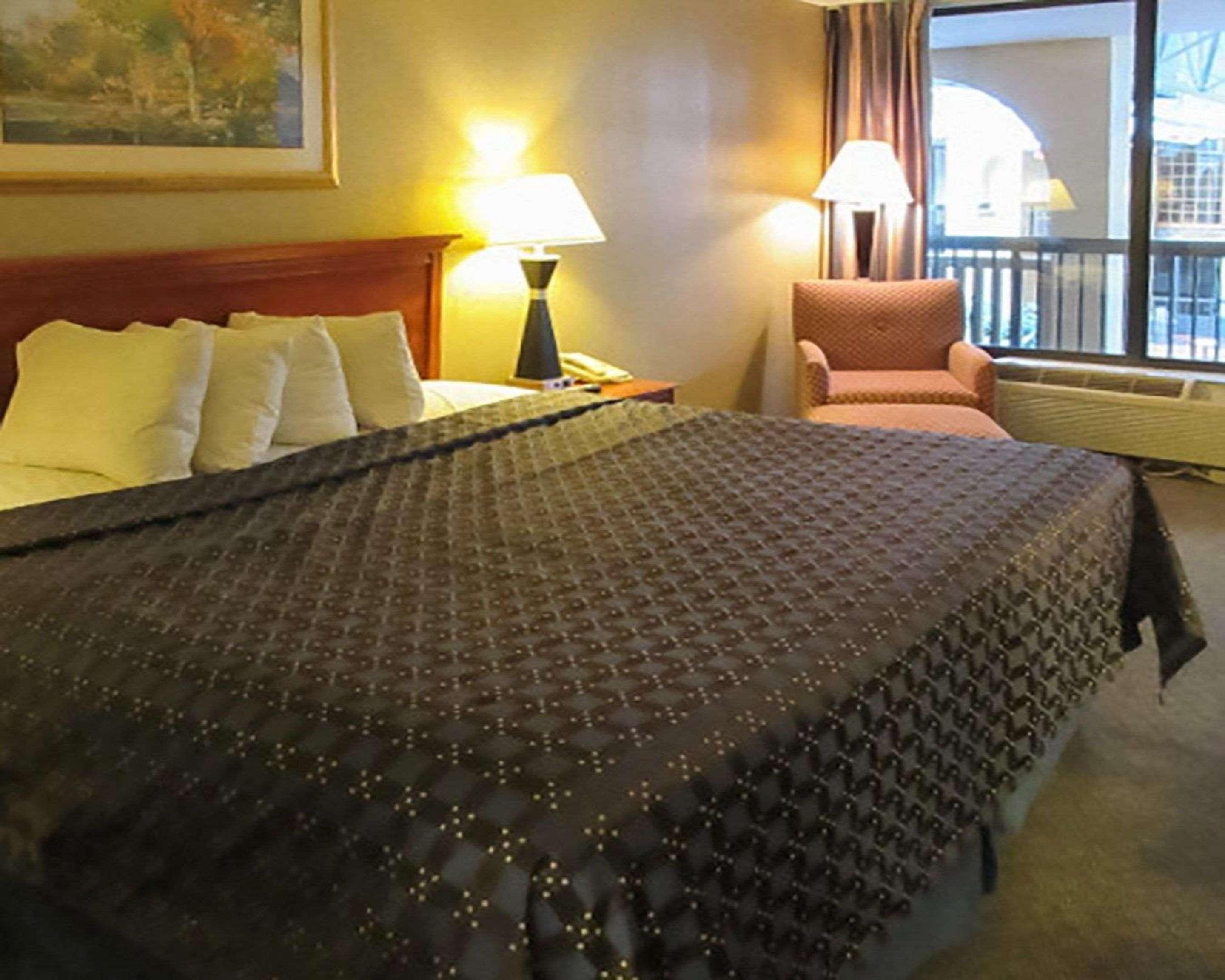Quality Inn Newport Eksteriør billede