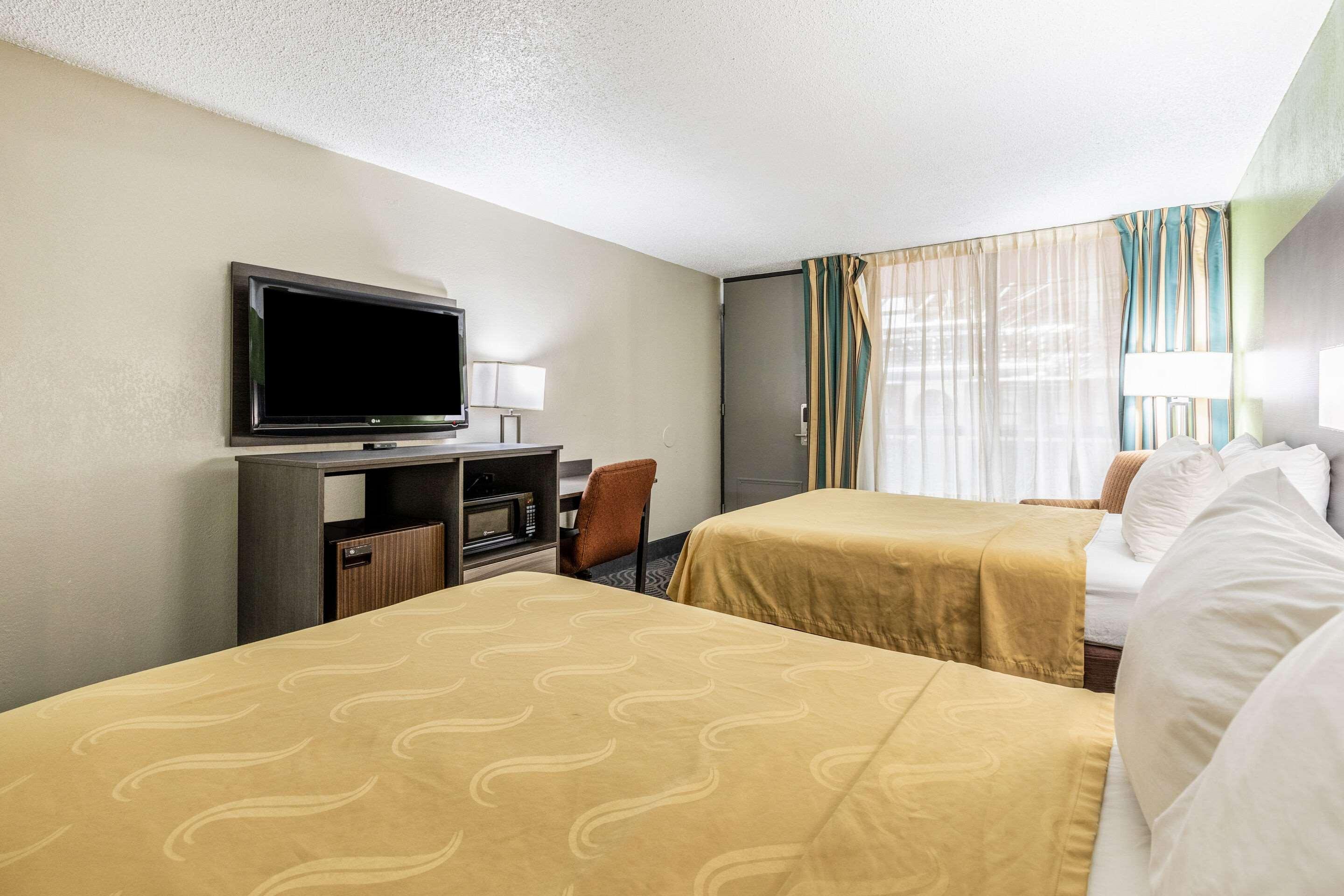 Quality Inn Newport Eksteriør billede