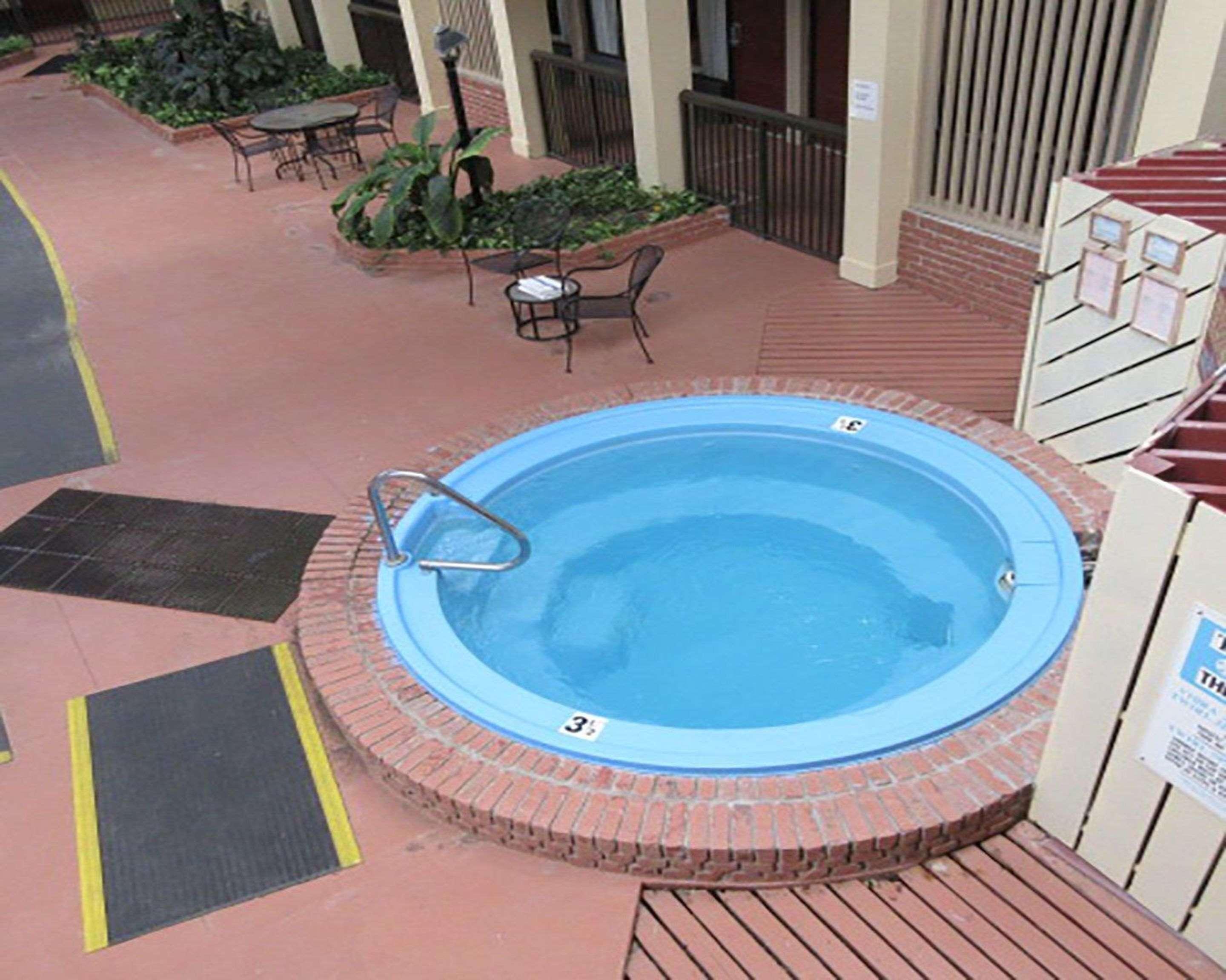 Quality Inn Newport Eksteriør billede